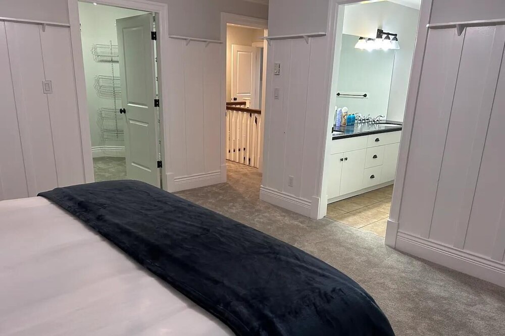 Photo of Bedroom in Squamish