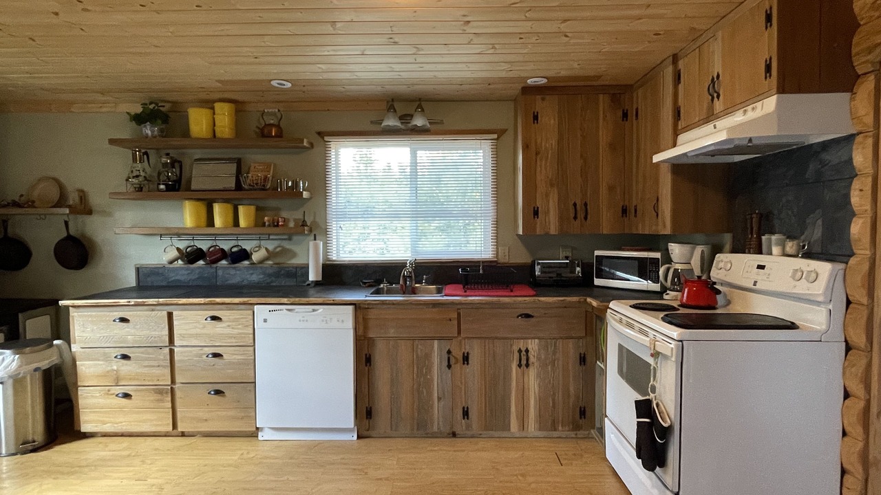 Photo of Kitchen in Thompson-Nicola Regional District