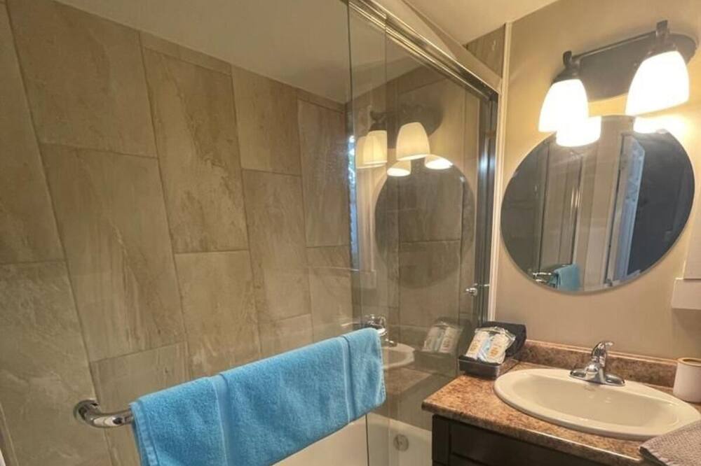 Photo of Bathroom in Osoyoos