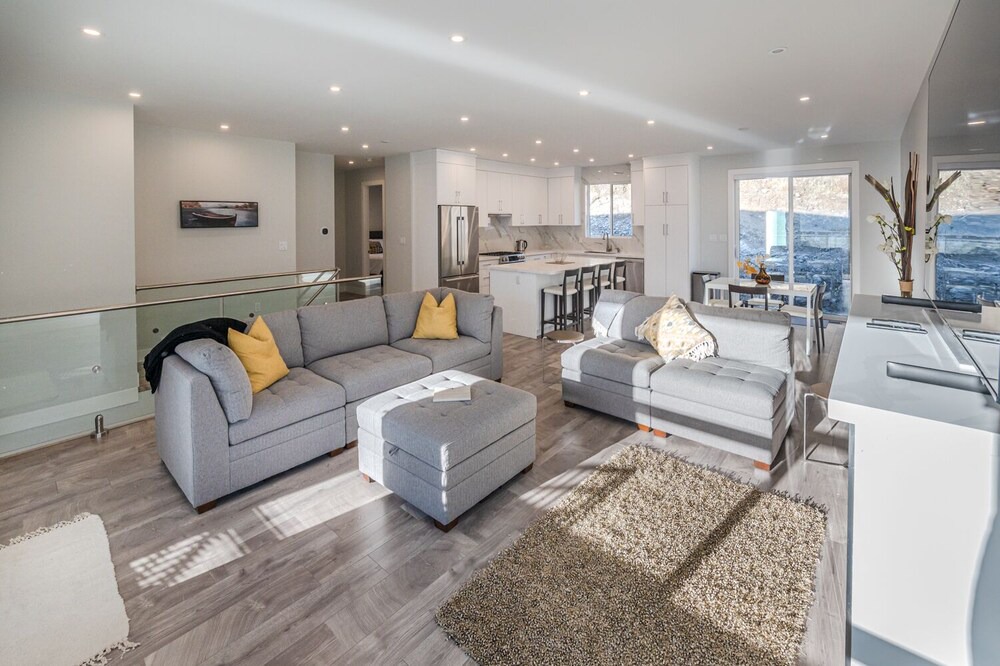Photo of Livingroom in Okanagan-Similkameen