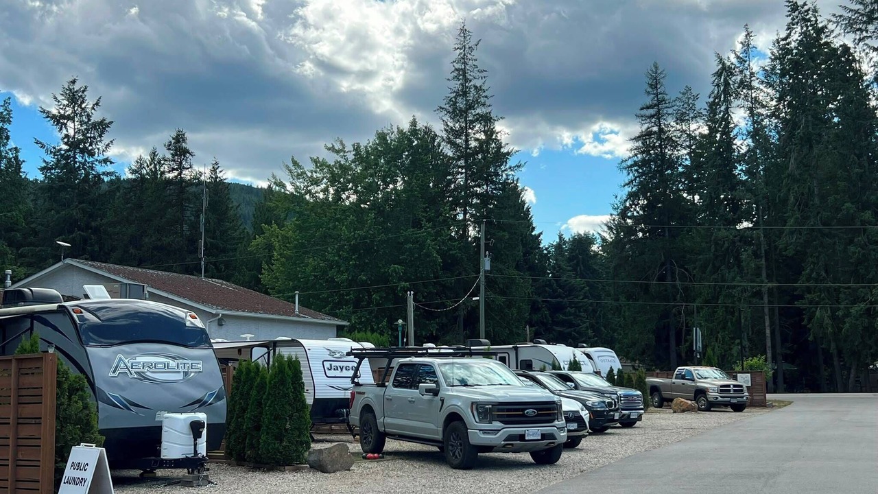 Photo of Others in Sicamous