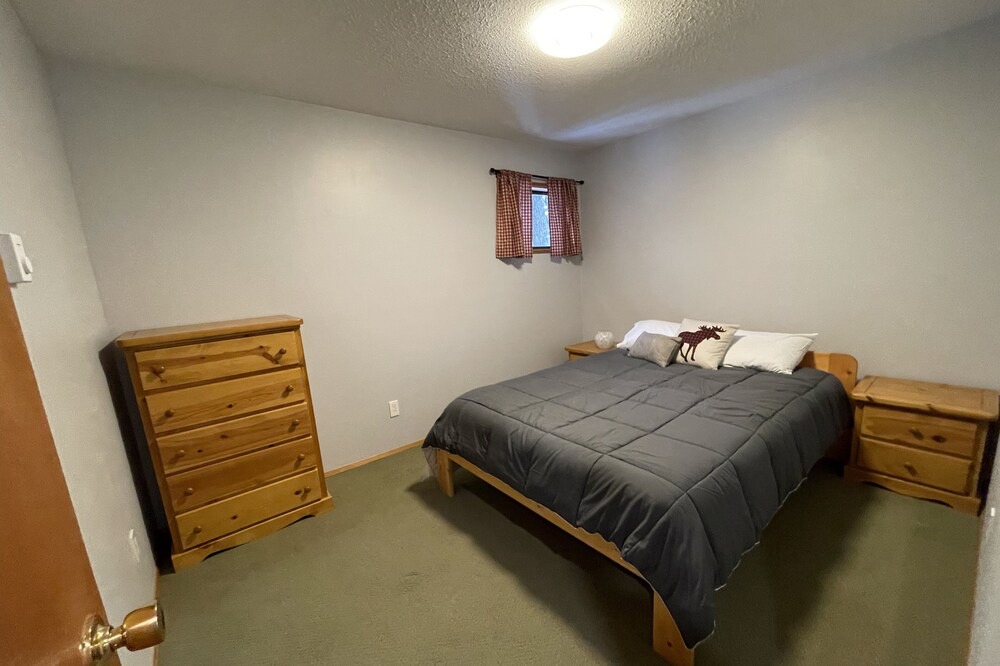 Photo of Bedroom in Courtenay