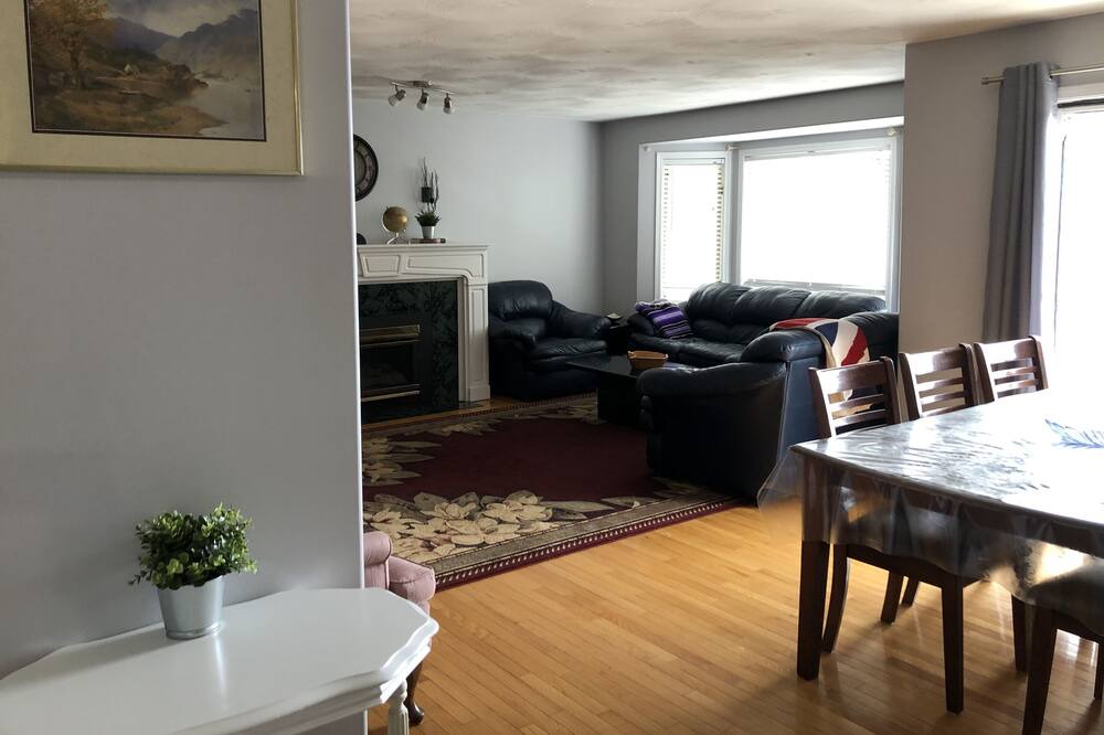Photo of Livingroom in West Kelowna Estates