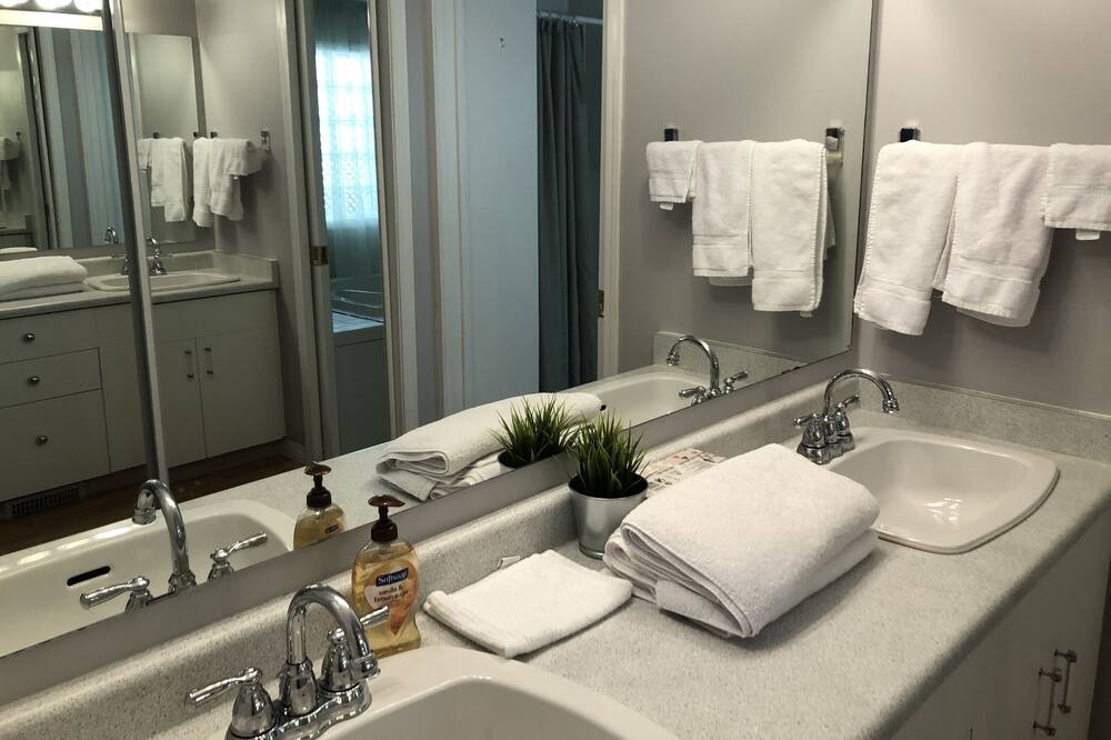 Photo of Bathroom in West Kelowna Estates