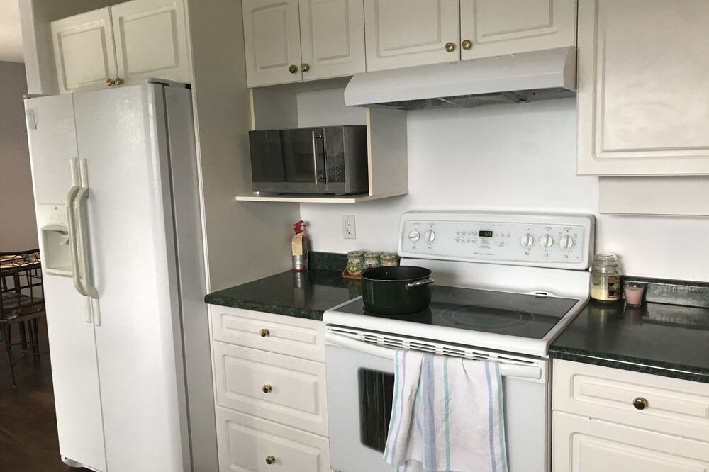Photo of Kitchen in West Kelowna Estates