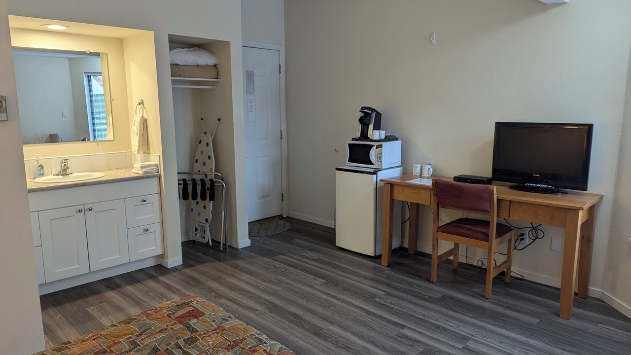 Photo of Bedroom in Okanagan-Similkameen