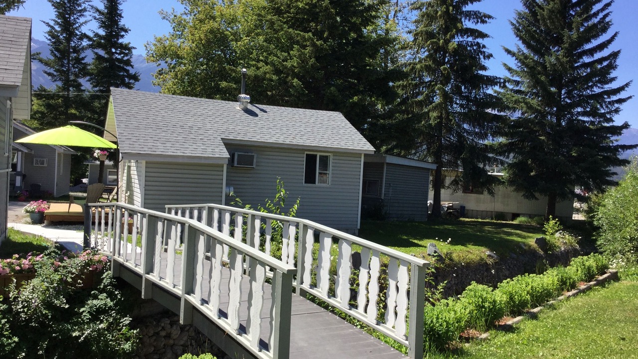 Photo of Outdoor in Golden
