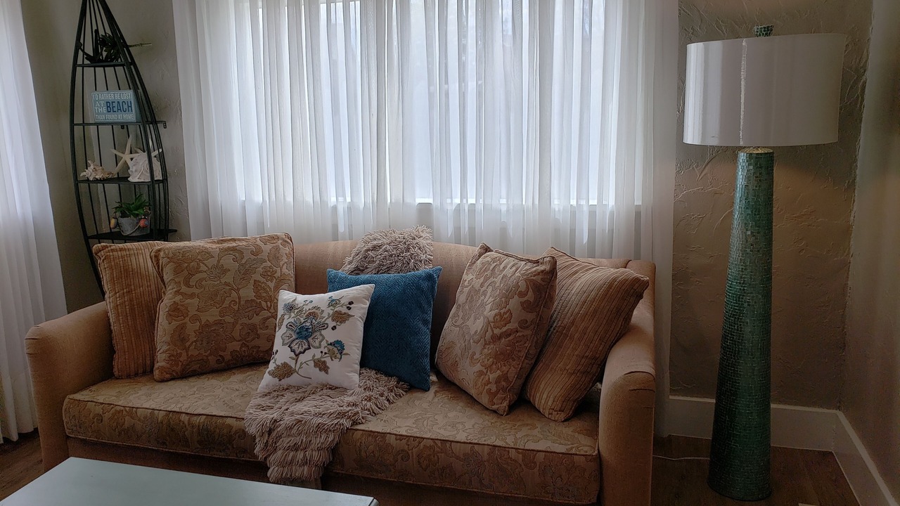 Photo of Livingroom in South Central