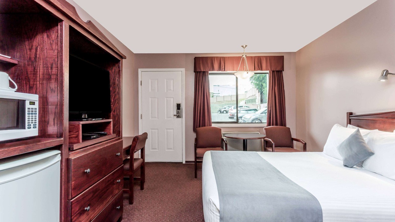 Photo of Bedroom in Winfield
