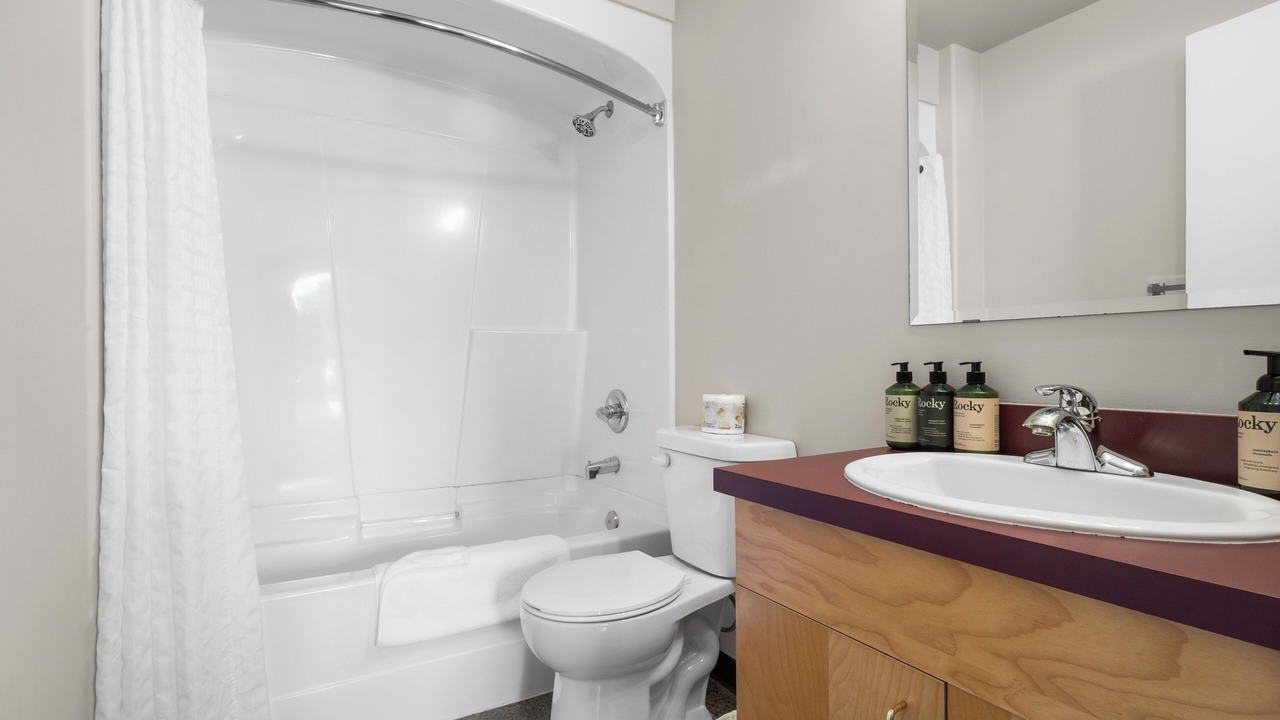 Photo of Bathroom in Nakusp