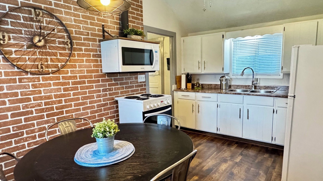 Photo of Kitchen in Harrison Hot Springs