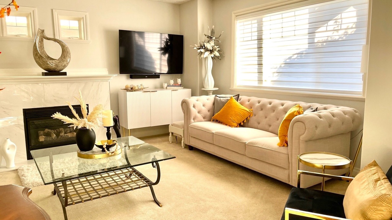 Photo of Livingroom in Booktown