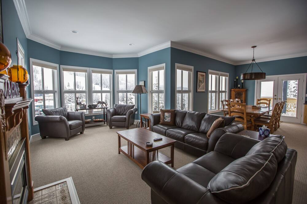 Photo of Livingroom in Silver Star Mountain