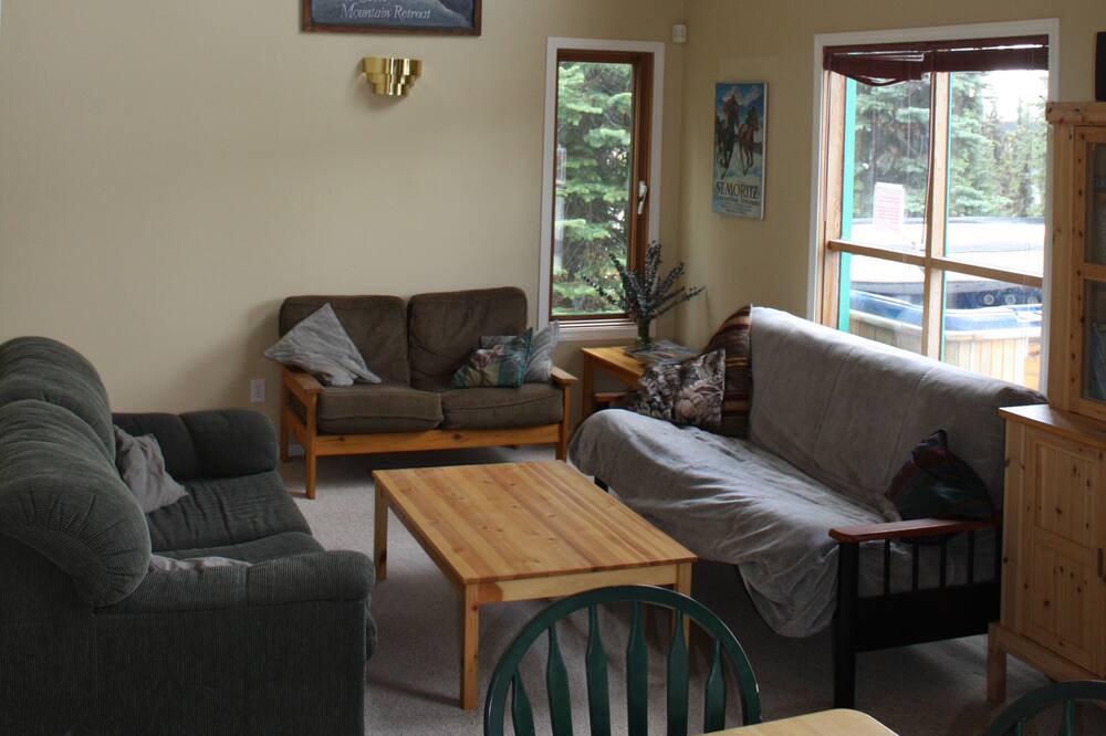 Photo of Livingroom in Silver Star Mountain