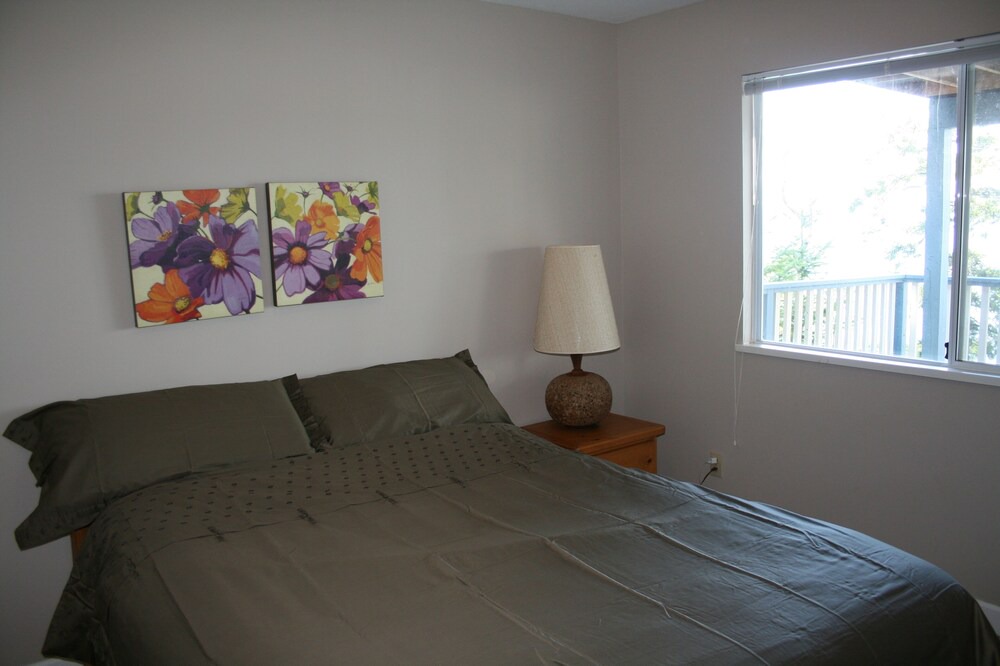 Photo of Bedroom in Pender Island
