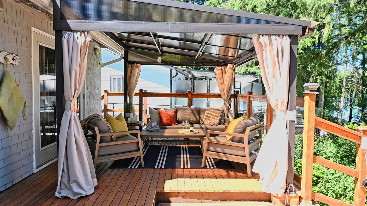Photo of Patio Balcony in Blind Bay