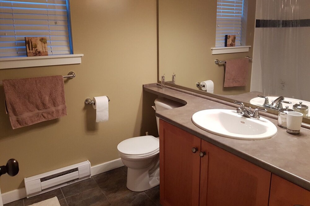 Photo of Bathroom in Lindell Beach