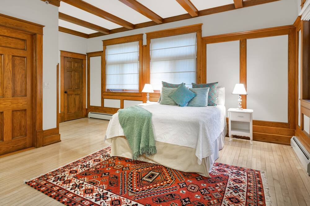Photo of Bedroom in South Central