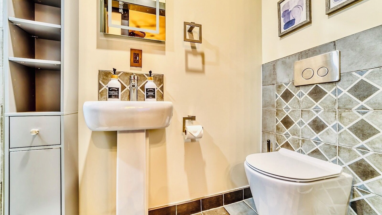 Photo of Bathroom in Knight