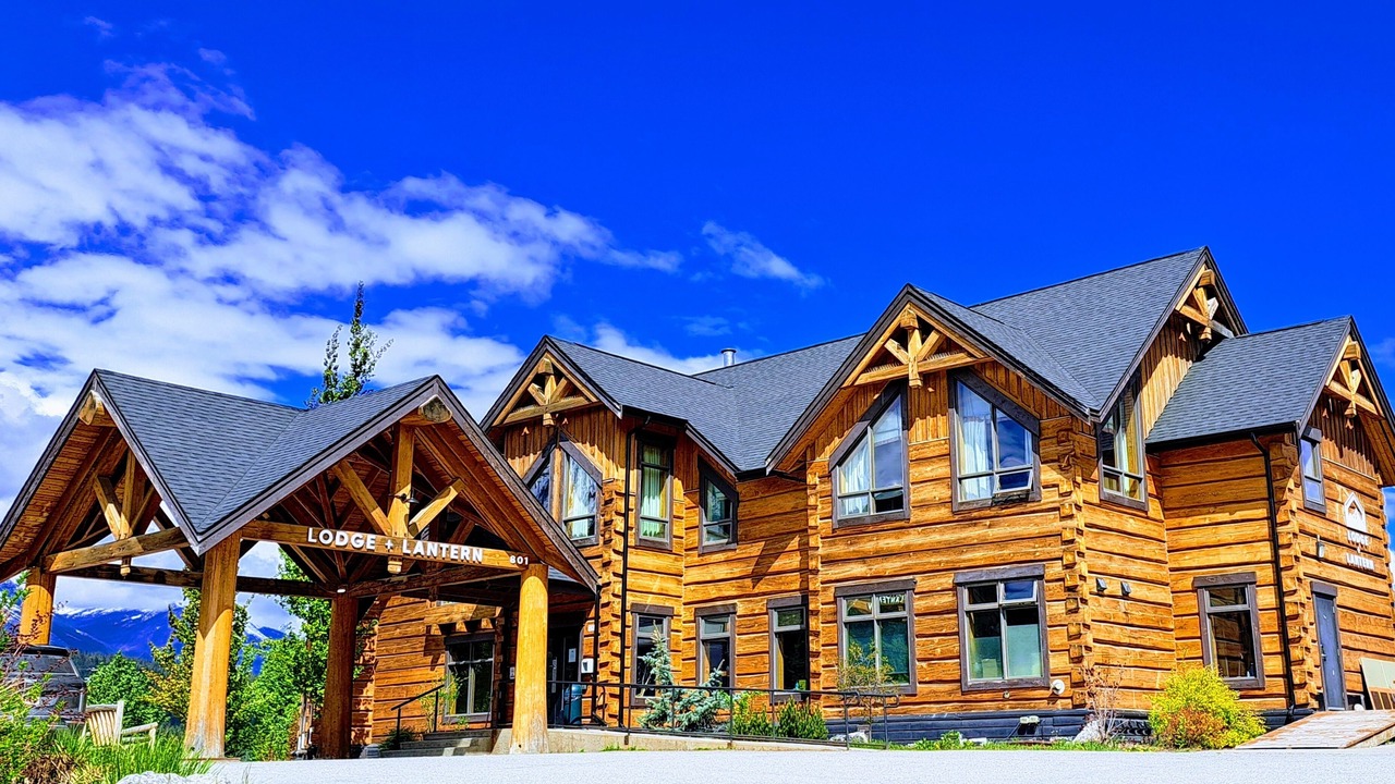 Photo of Outdoor in Golden