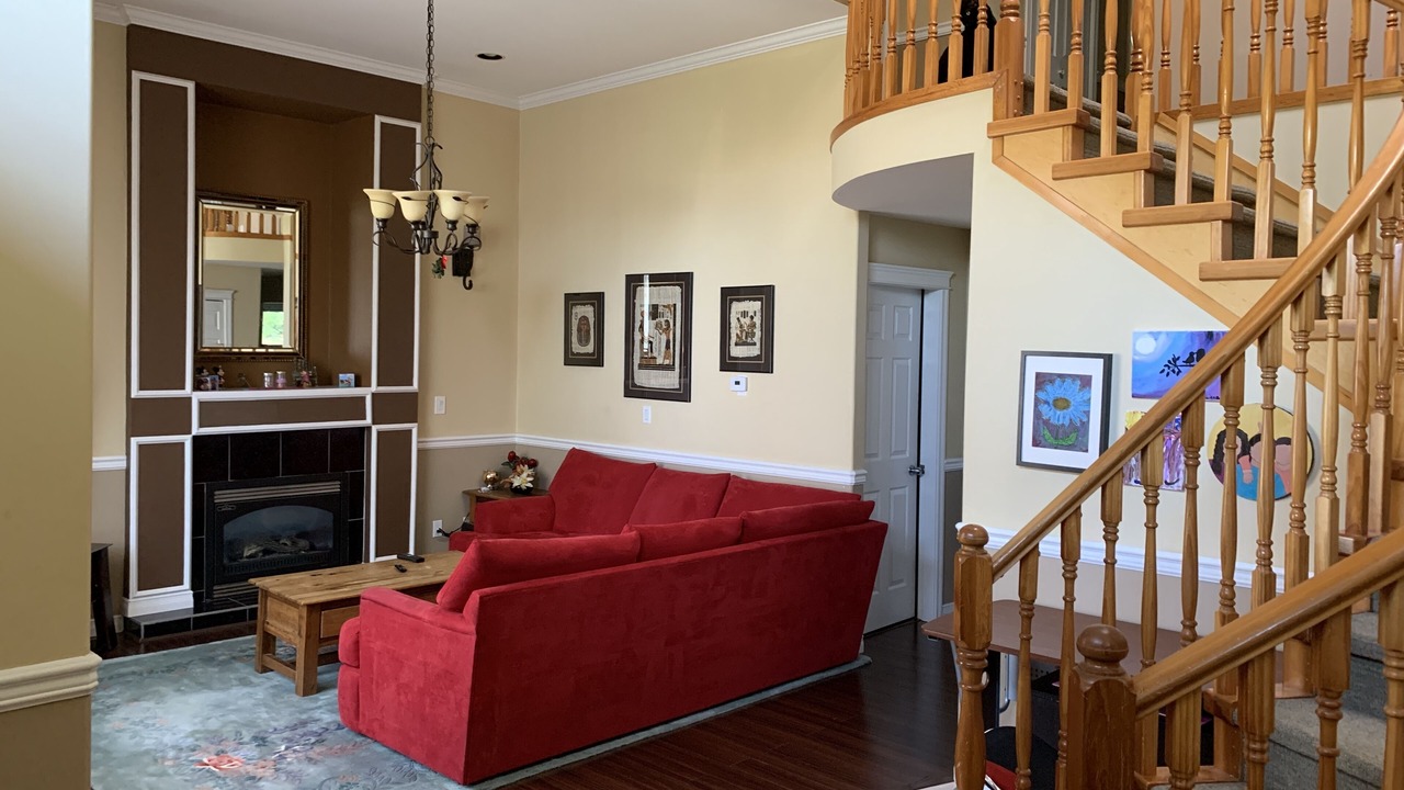Photo of Livingroom in Guildford