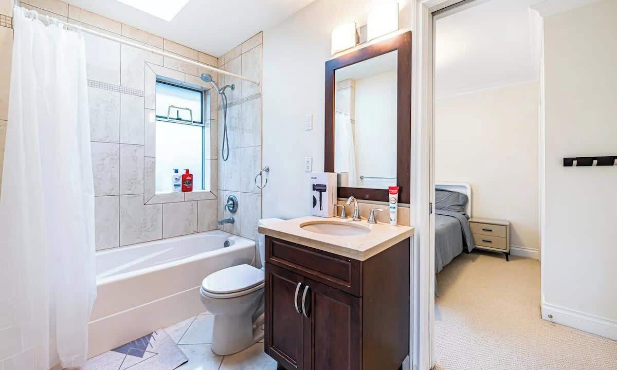 Photo of Bathroom in West Point Grey