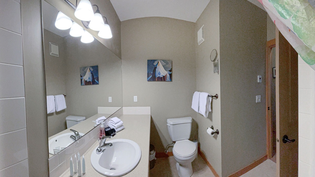 Photo of Bathroom in Cougar Creek