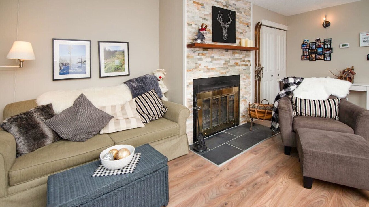 Photo of Livingroom in East Kootenay
