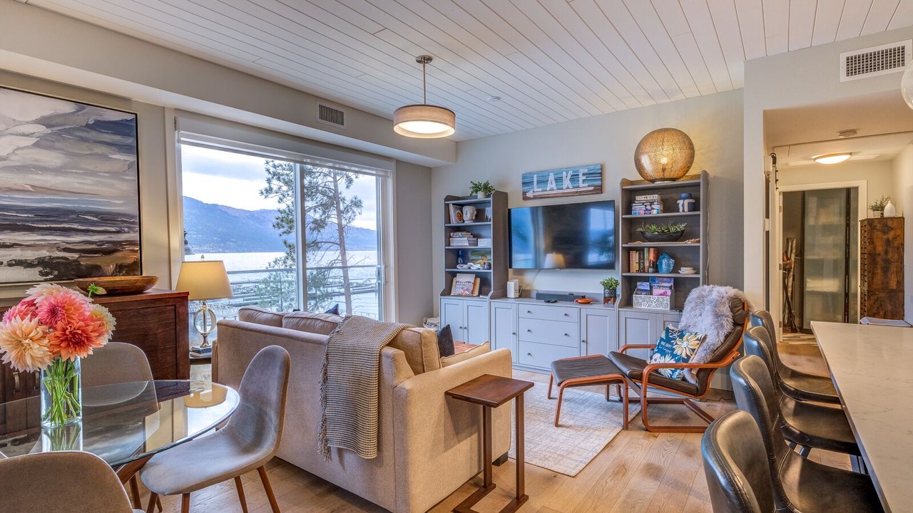 Photo of Livingroom in McKinley