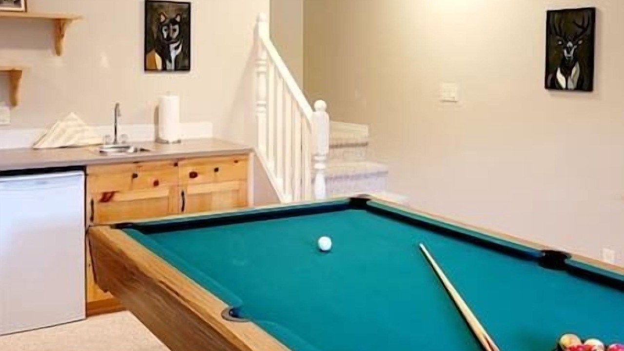 Photo of Bedroom in Radium Hot Springs