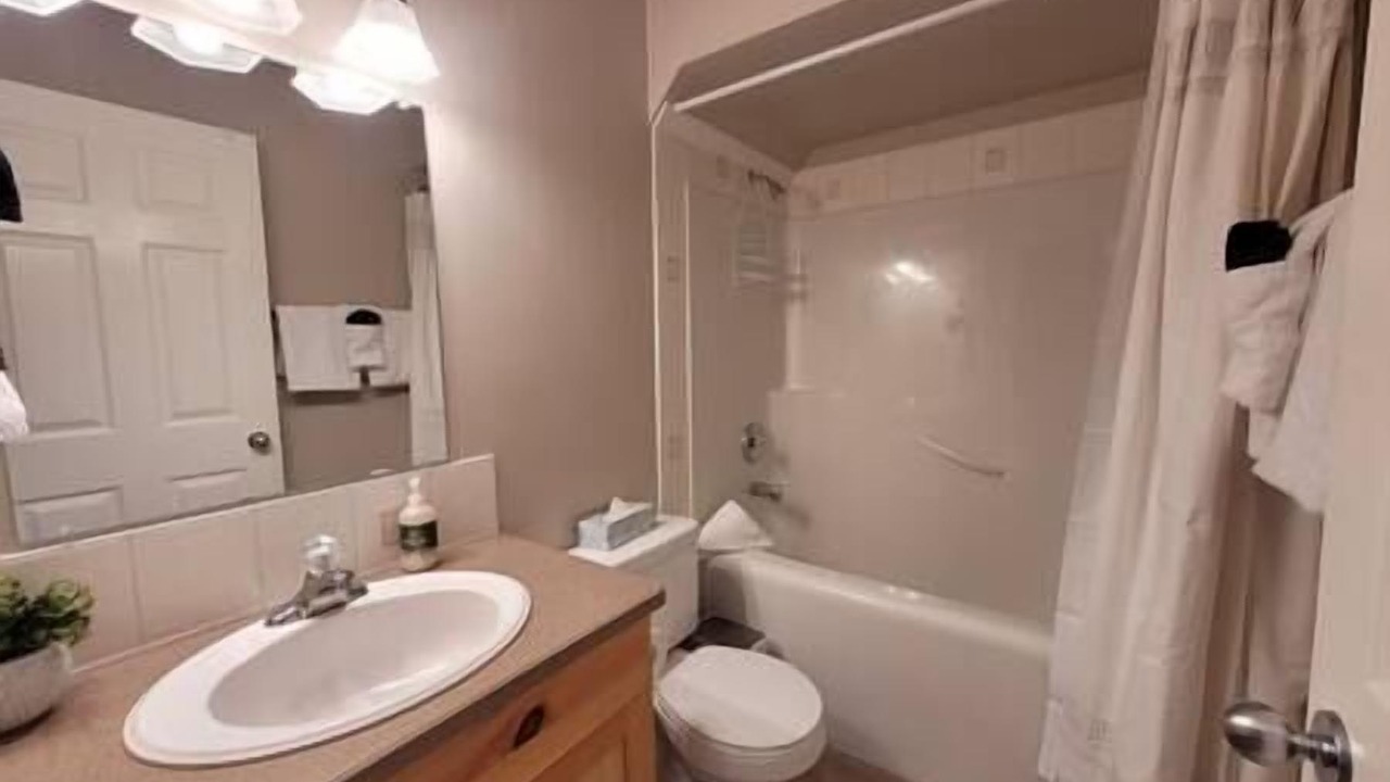 Photo of Bathroom in Radium Hot Springs