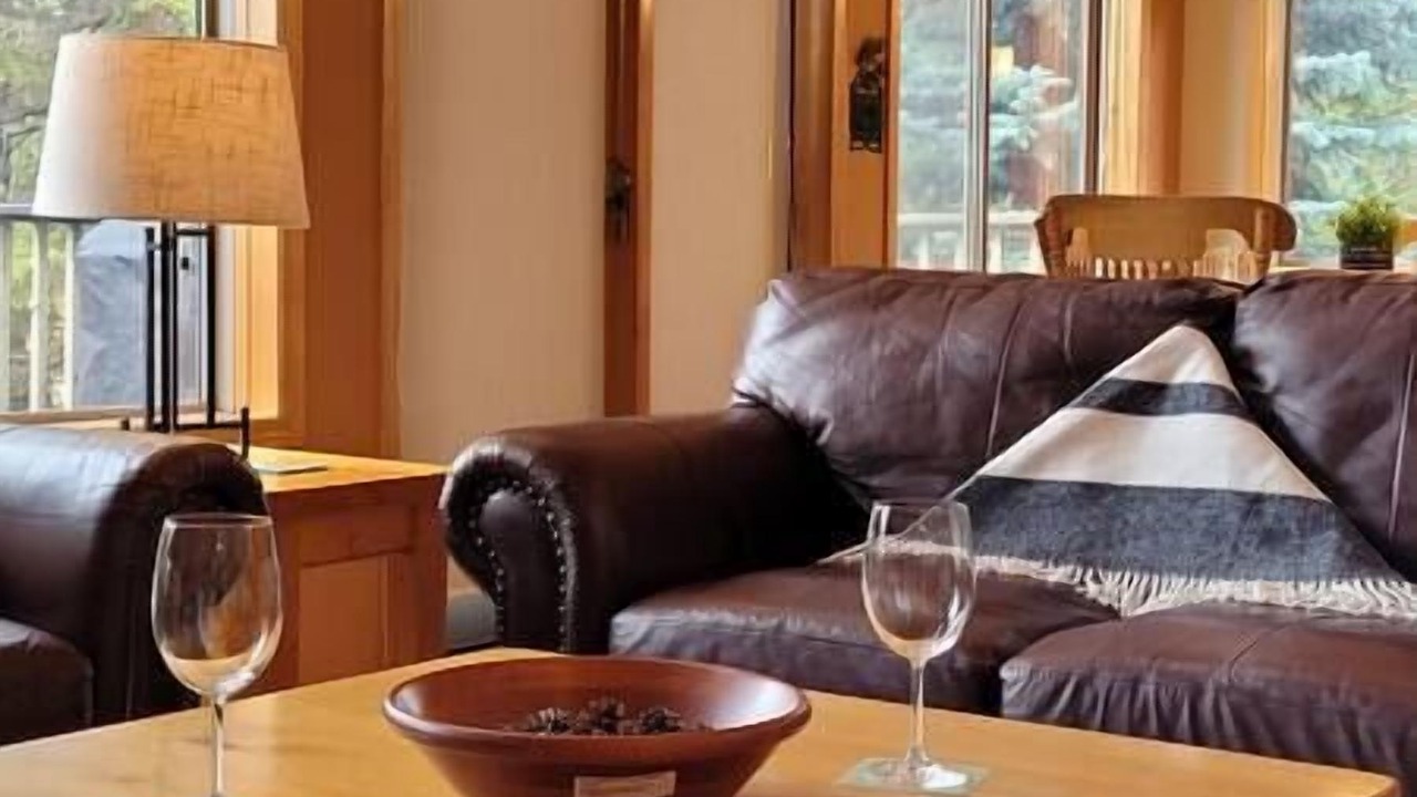 Photo of Livingroom in Radium Hot Springs