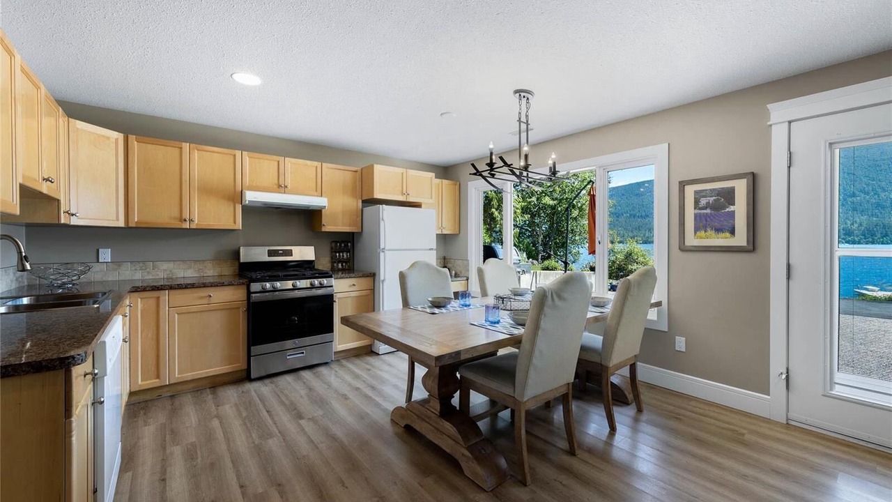 Photo of Kitchen in Blind Bay