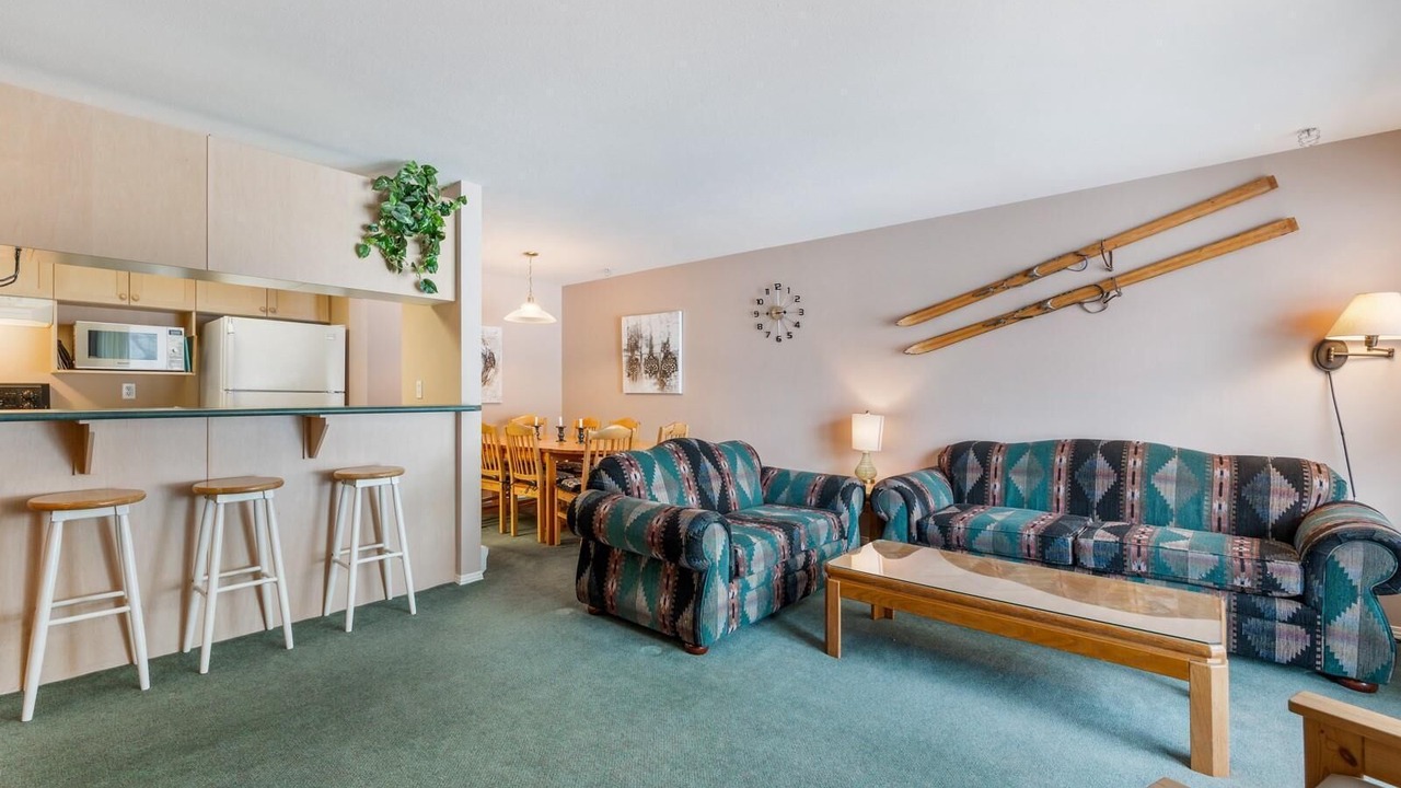 Photo of Livingroom in Courtenay