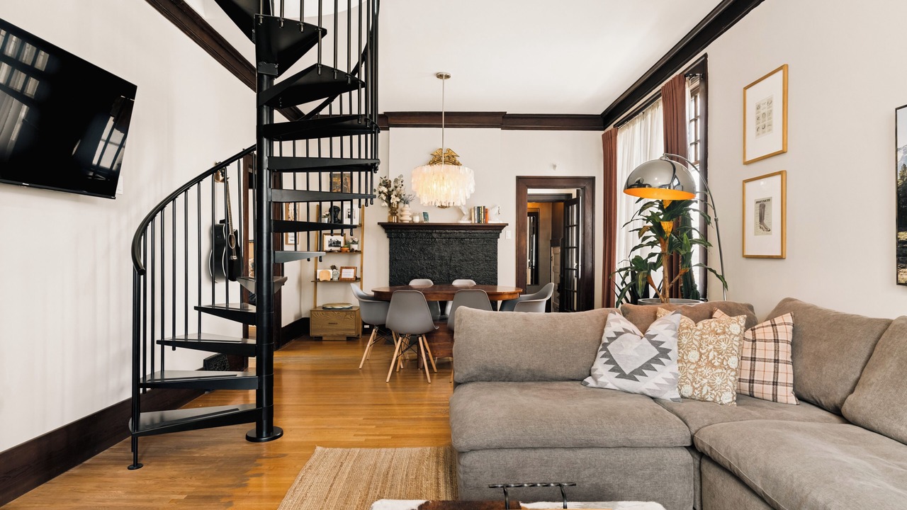 Photo of Livingroom in Southwest Calgary