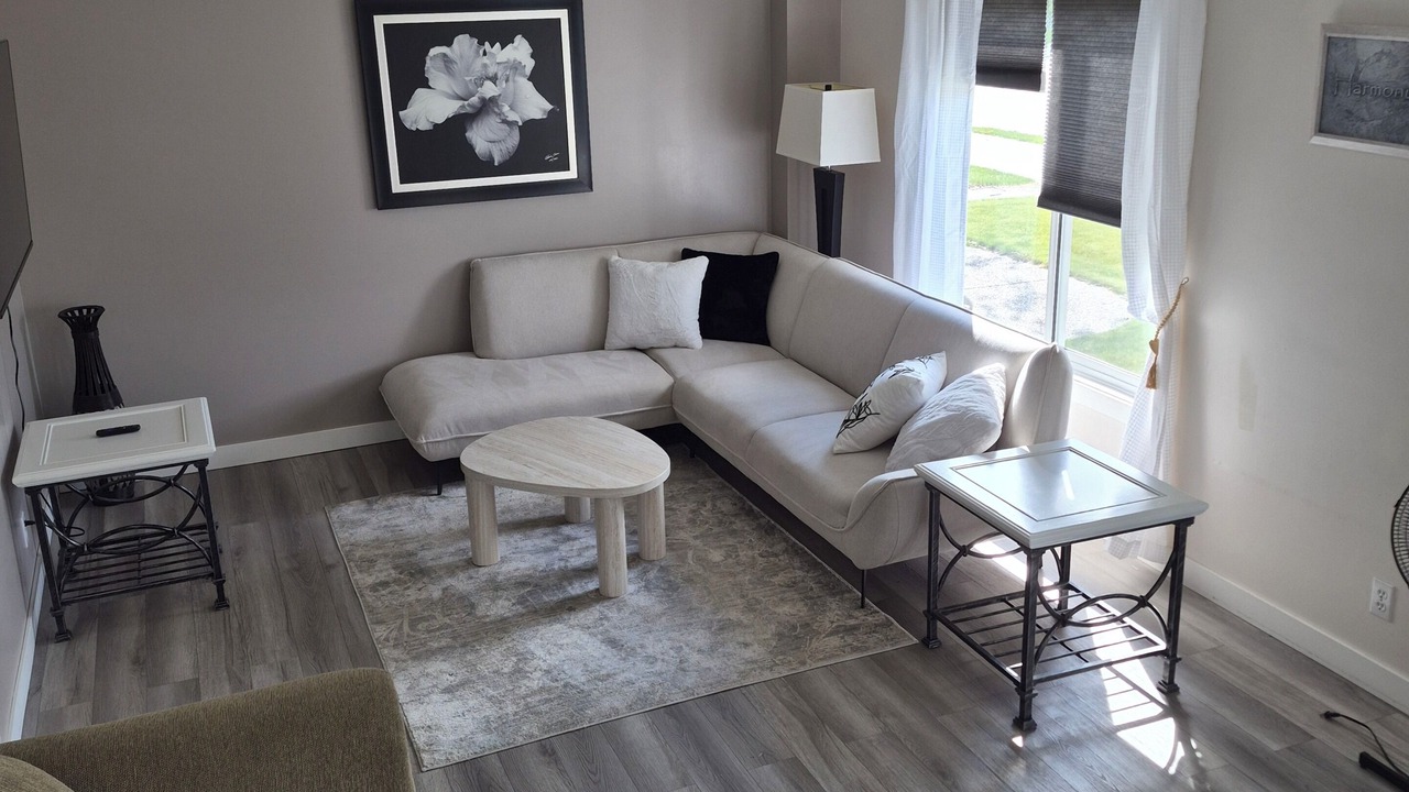Photo of Livingroom in Sylvan Lake
