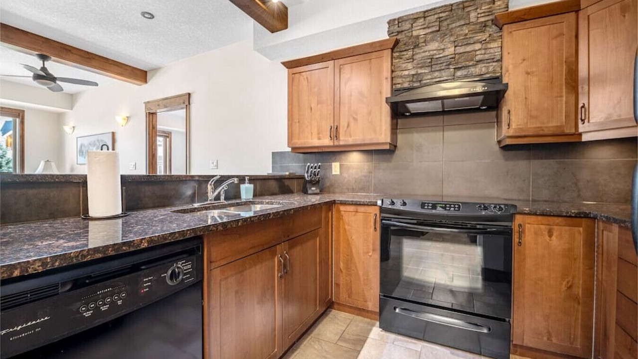 Photo of Kitchen in Radium Hot Springs