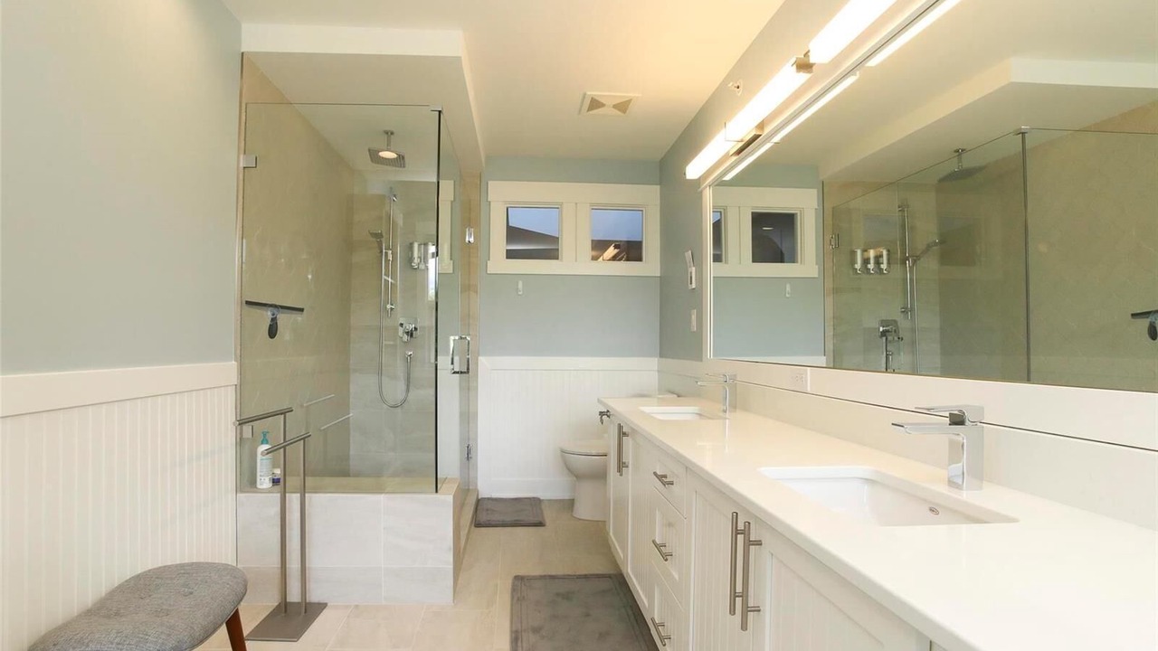 Photo of Bathroom in South Pandosy