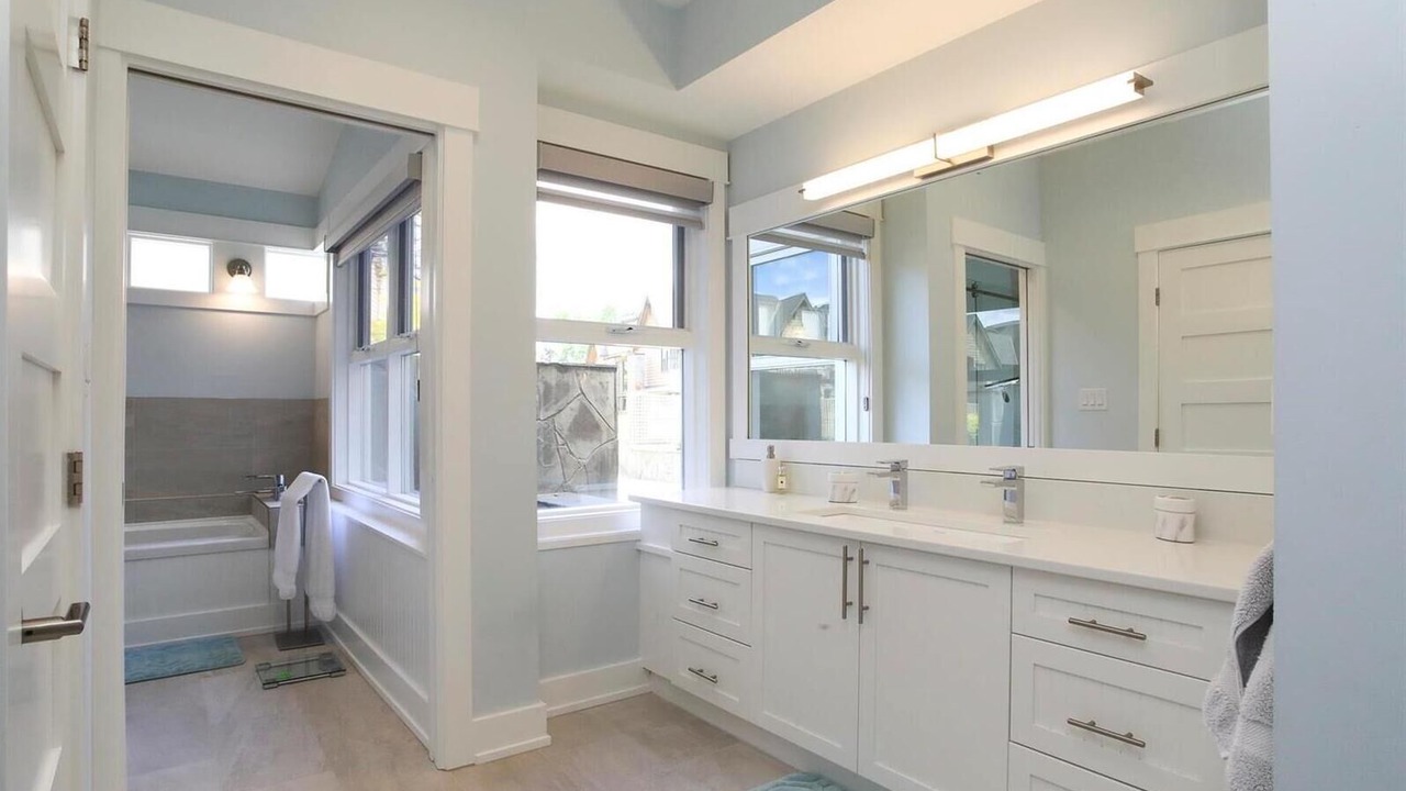 Photo of Bathroom in South Pandosy