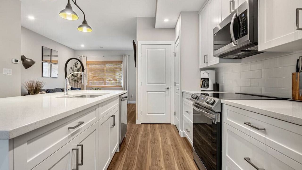 Photo of Kitchen in Radium Hot Springs