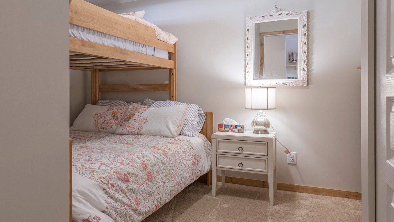 Photo of Bedroom in Silver Star Mountain
