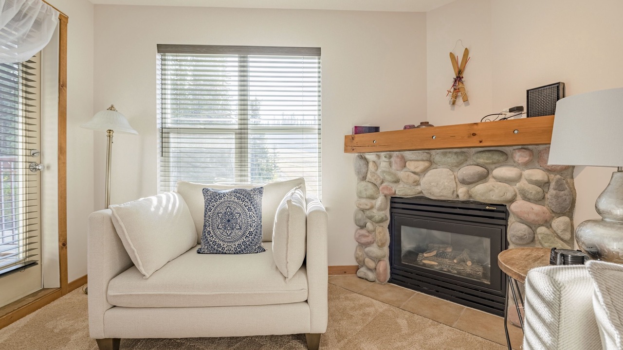 Photo of Livingroom in Silver Star Mountain