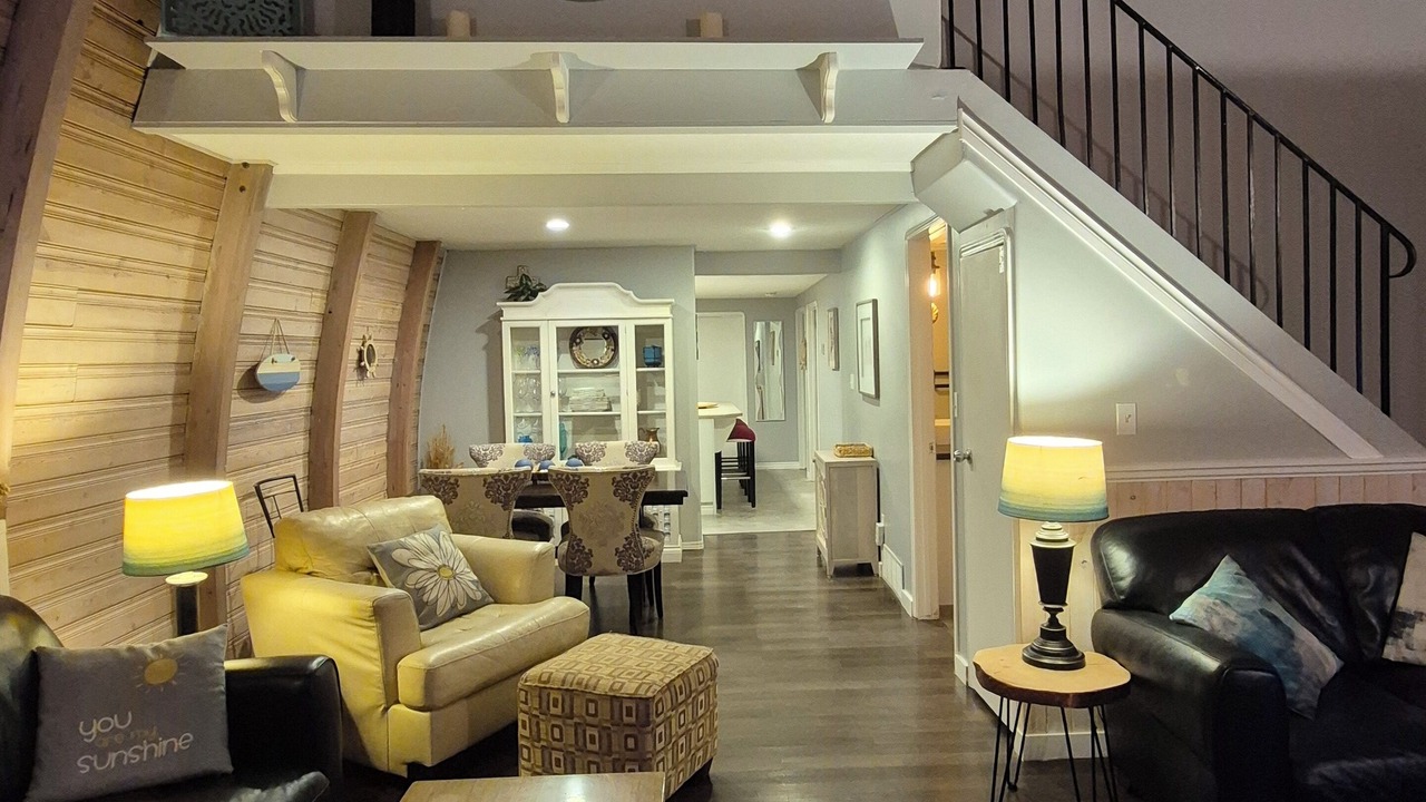 Photo of Livingroom in Sylvan Lake