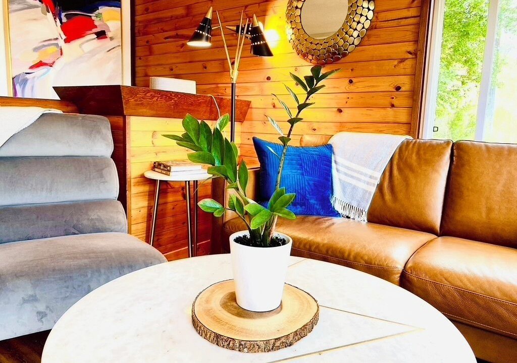 Photo of Livingroom in Okanagan-Similkameen