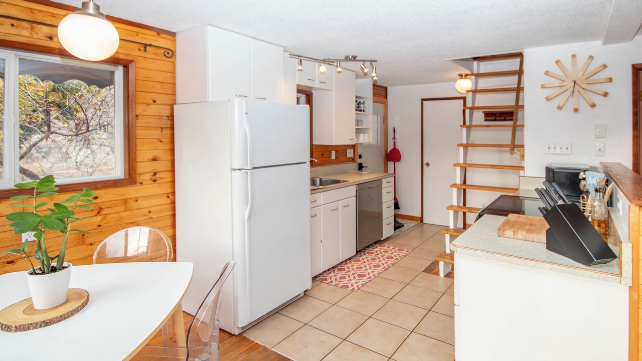 Photo of Kitchen in Okanagan-Similkameen