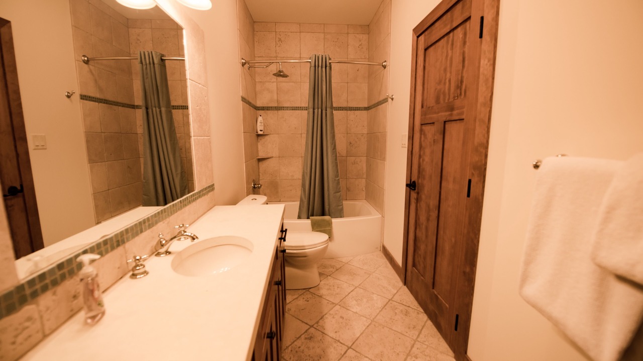 Photo of Bathroom in Golden