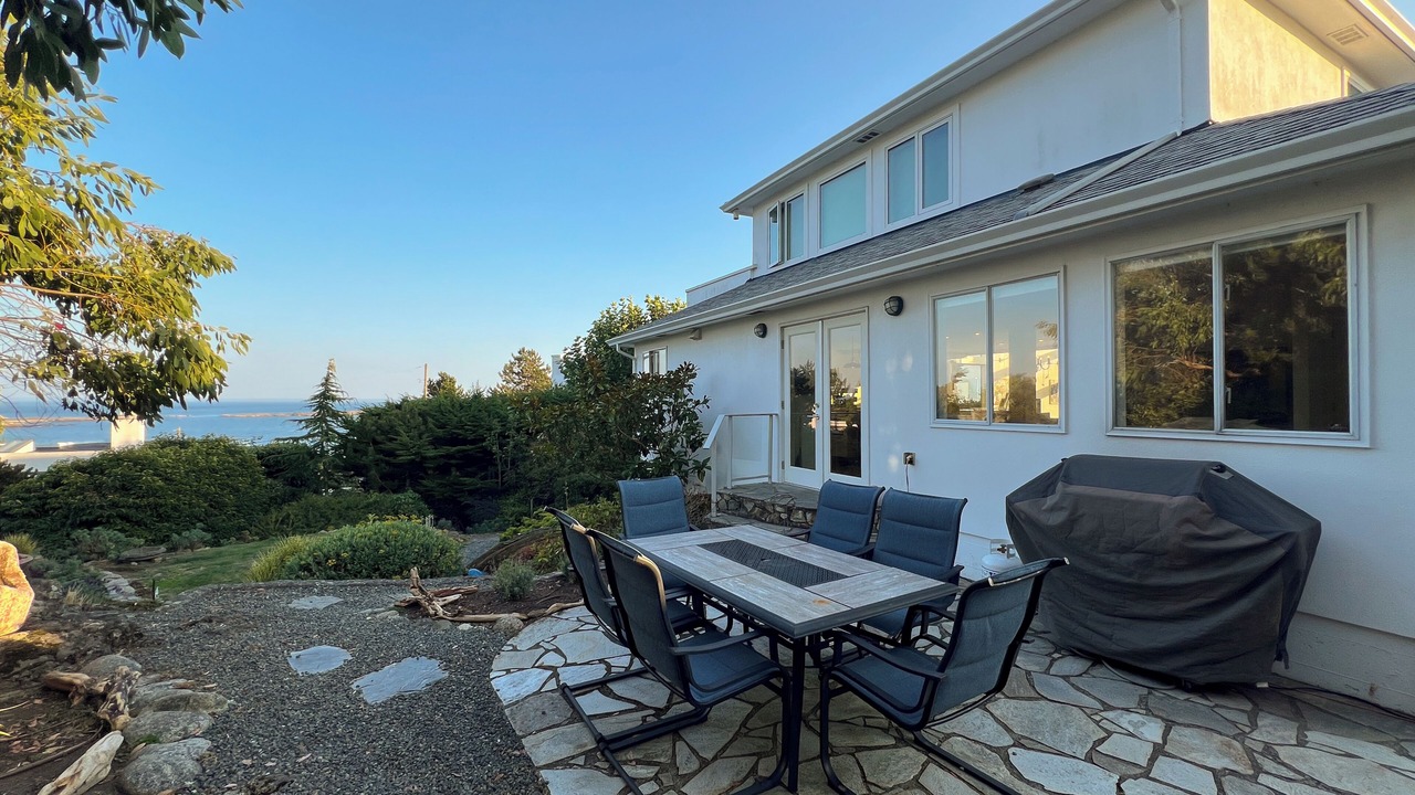 Photo of Outdoor in Oak Bay