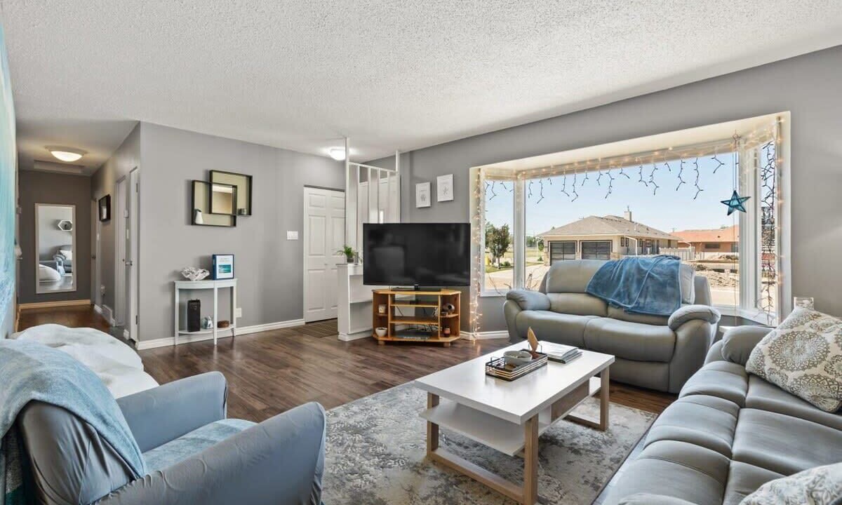 Photo of Livingroom in Drumheller