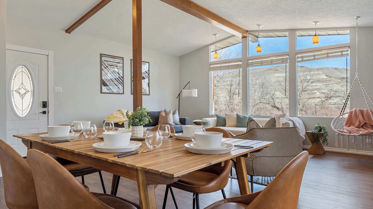 Photo of Livingroom in Drumheller