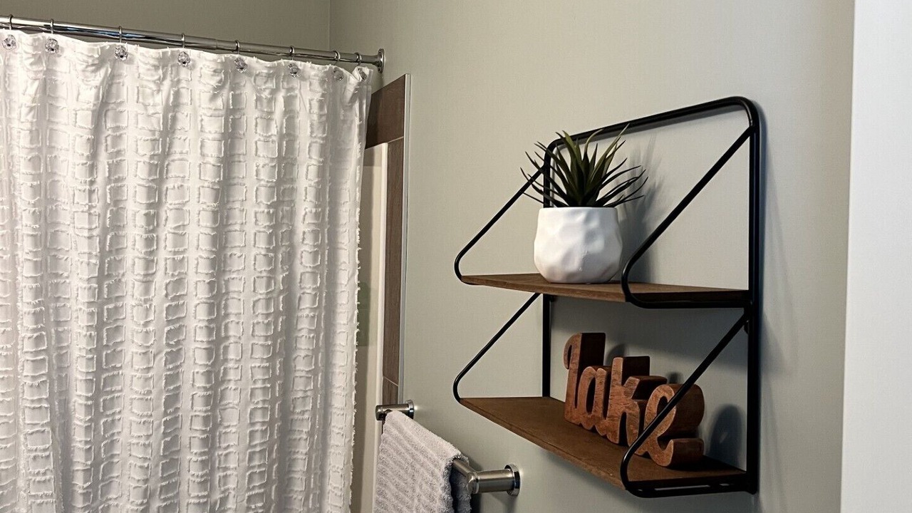 Photo of Bathroom in Osoyoos